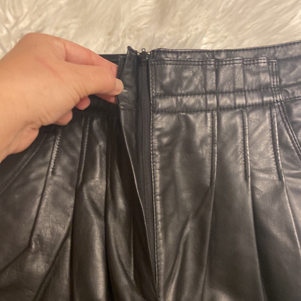 TOFFS High waisted 100% leather pants size 6M inseam 30” waist 26” flat - Picture 6 of 12